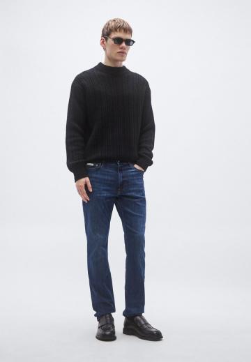 Узкие джинсы