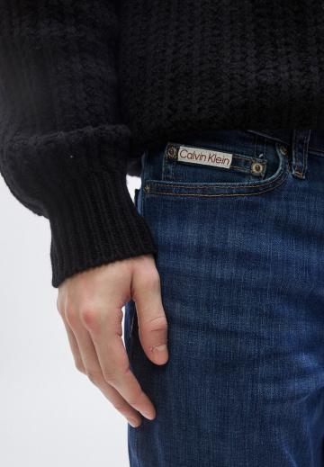 Узкие джинсы