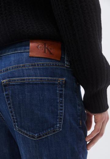 Узкие джинсы