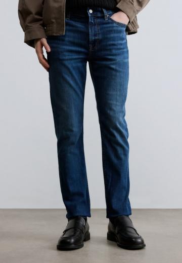 Узкие джинсы