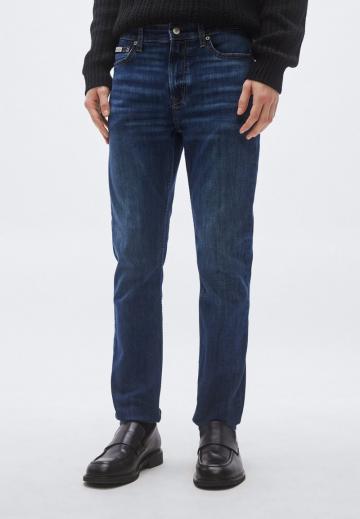 Узкие джинсы