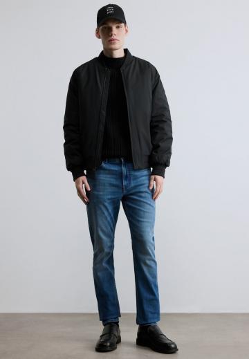 Узкие джинсы