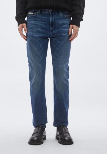 Узкие джинсы