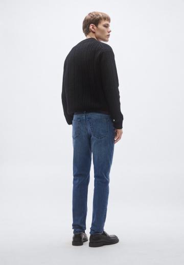 Узкие джинсы