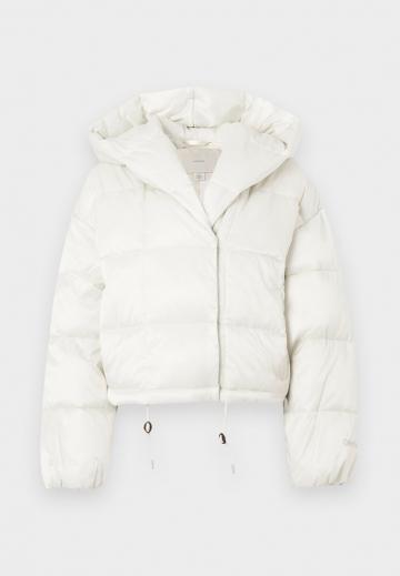 Короткая куртка