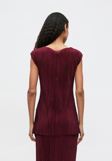 Блузка без рукавов