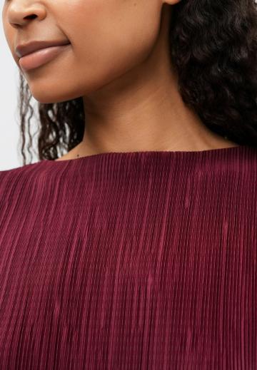 Блузка без рукавов