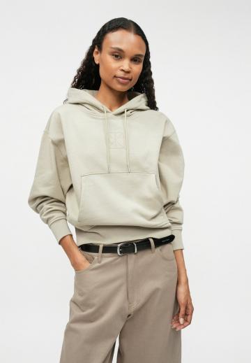 Пуловер с капюшоном