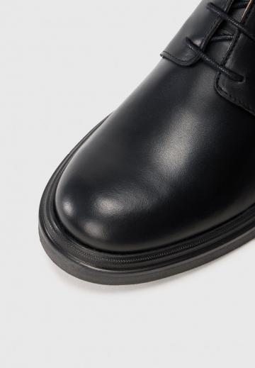 Ботинки на шнуровке