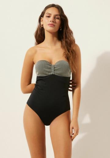 Слитный купальник