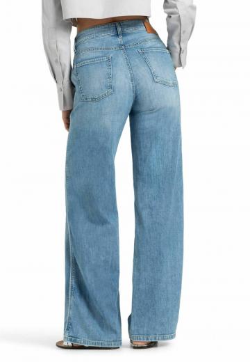 Клешеные джинсы