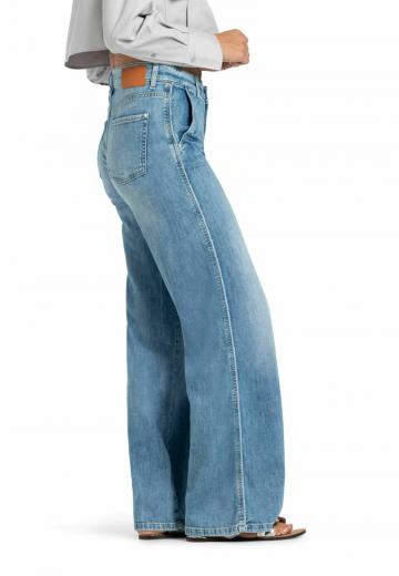 Клешеные джинсы