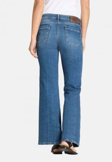 Клешеные джинсы