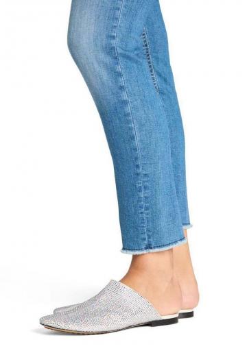 Короткие джинсы