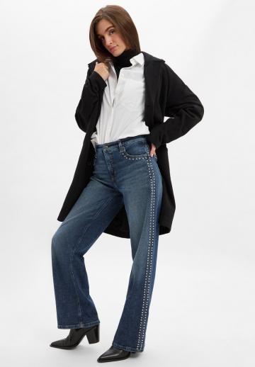 Прямые джинсы