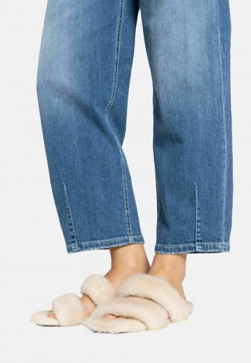 Короткие джинсы