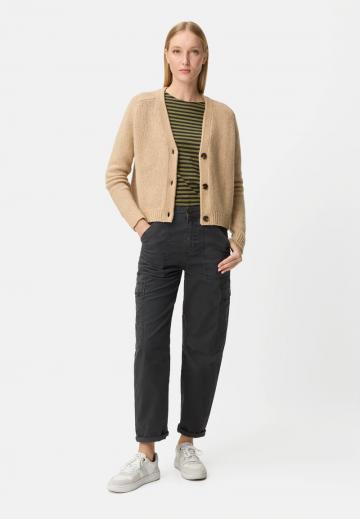 Брюки с накладными карманами