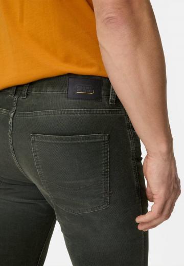 Узкие джинсы