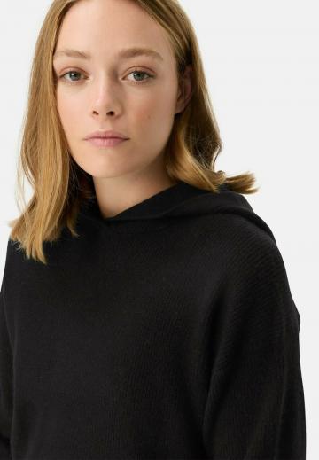 Пуловер с капюшоном