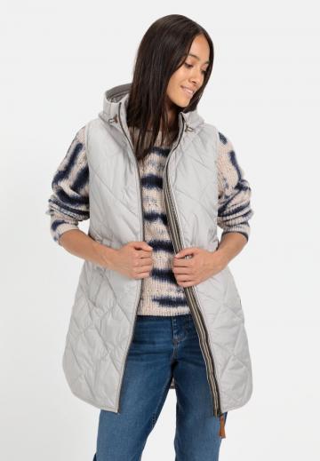 Длинный жилет