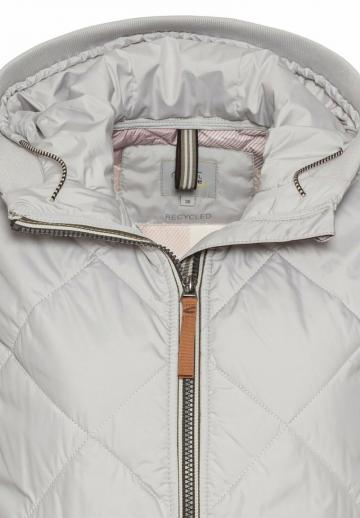 Длинный жилет