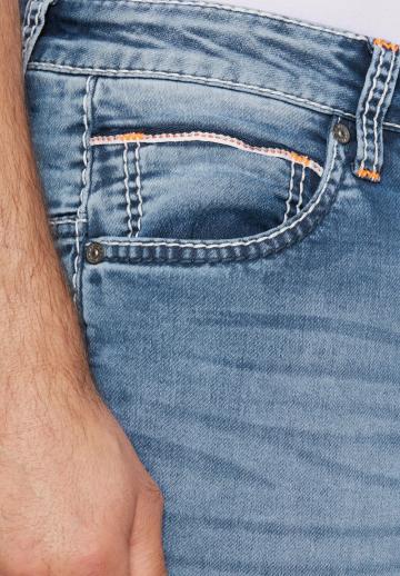 Прямые джинсы