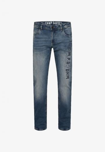 Прямые джинсы