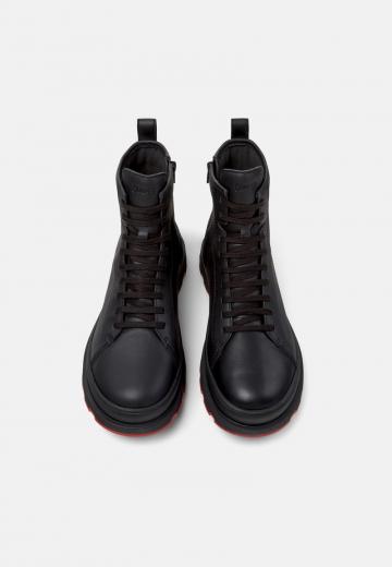 Ботинки на шнуровке