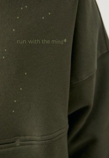 Спортивная толстовка