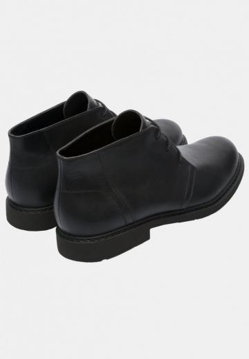 Ботинки на шнуровке