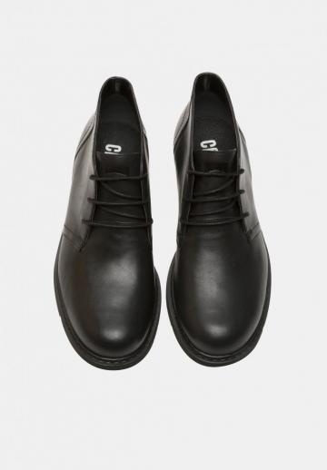 Ботинки на шнуровке