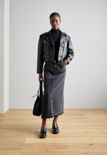 Туфли с высоким носом