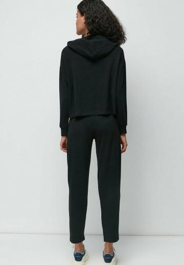 Пуловер с капюшоном