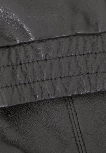 Куртка бомбер