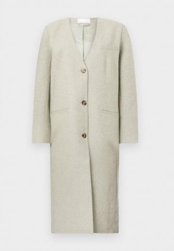 Шерстяное пальто