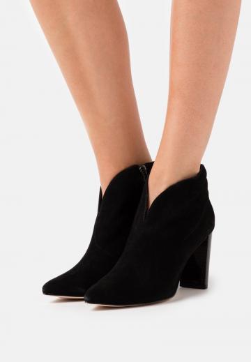 Полусапожки на высоком каблуке