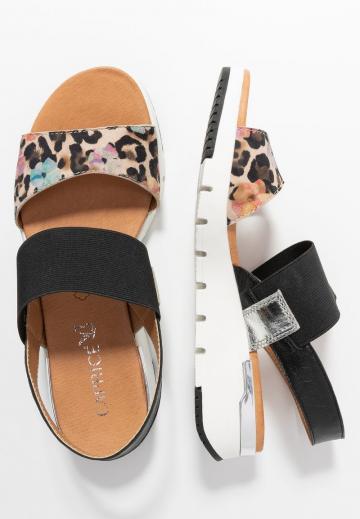 Босоножки на танкетке