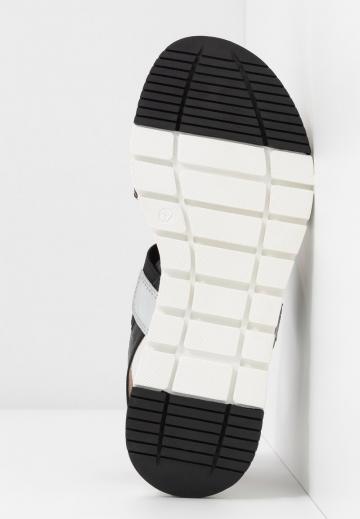 Босоножки на танкетке