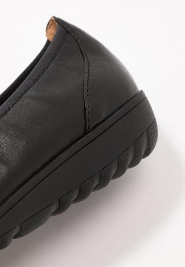 Спортивные балетки