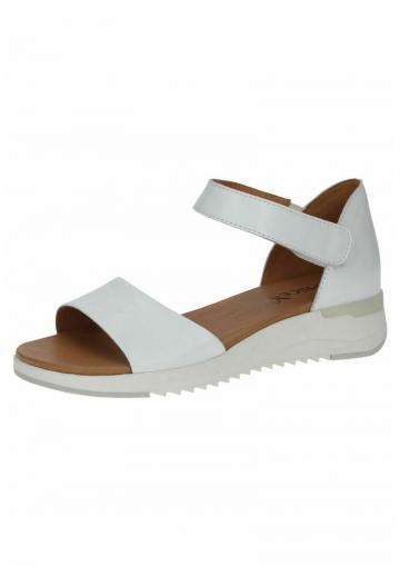 Босоножки на танкетке