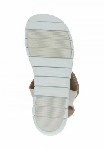 Босоножки на танкетке