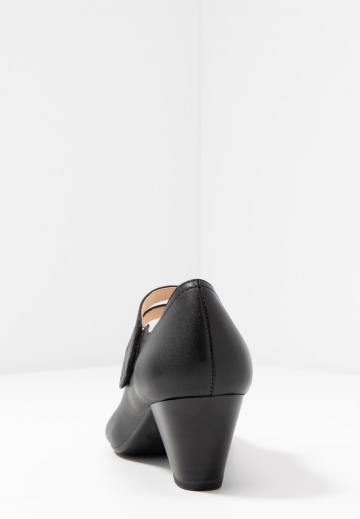 Туфли с ремешком