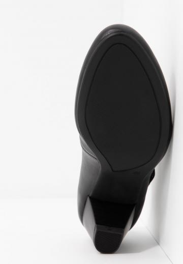 Туфли с ремешком