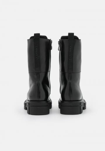 Ботинки на шнуровке