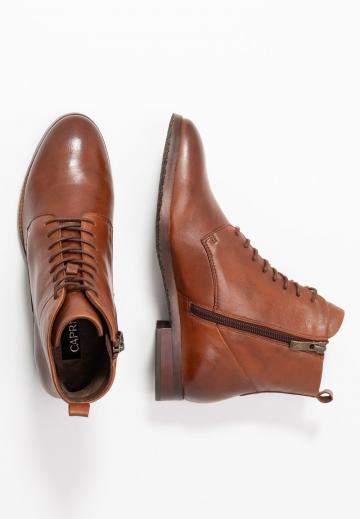 Ботинки на шнуровке