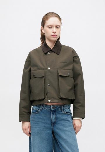 Куртка с накладнымит карманами