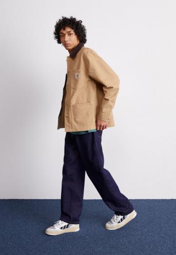 Свободные джинсы