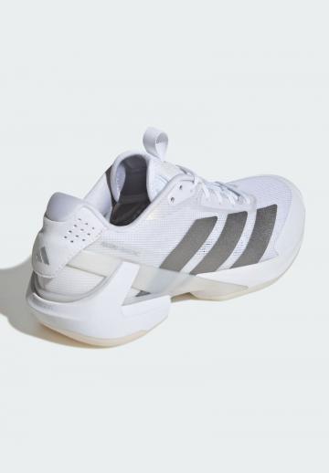 Теннисные кроссовки