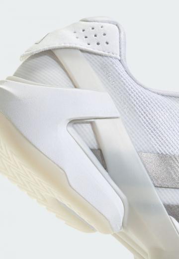 Теннисные кроссовки