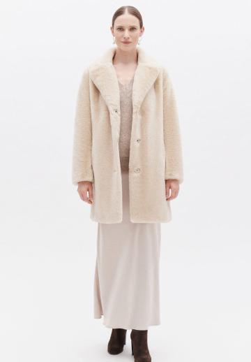 Короткое пальто